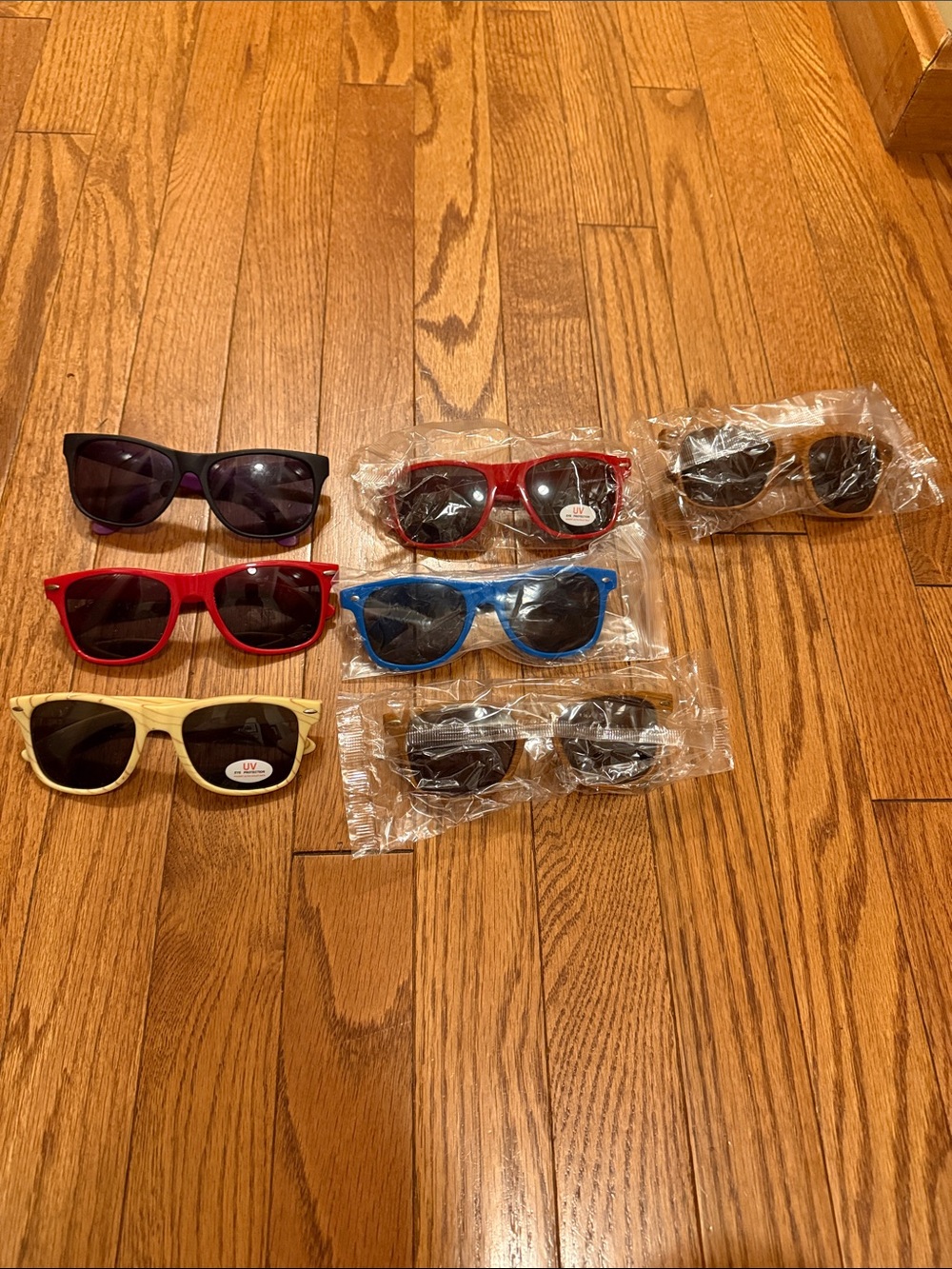 7 pair plastic Sunglasses - Assorted Colors